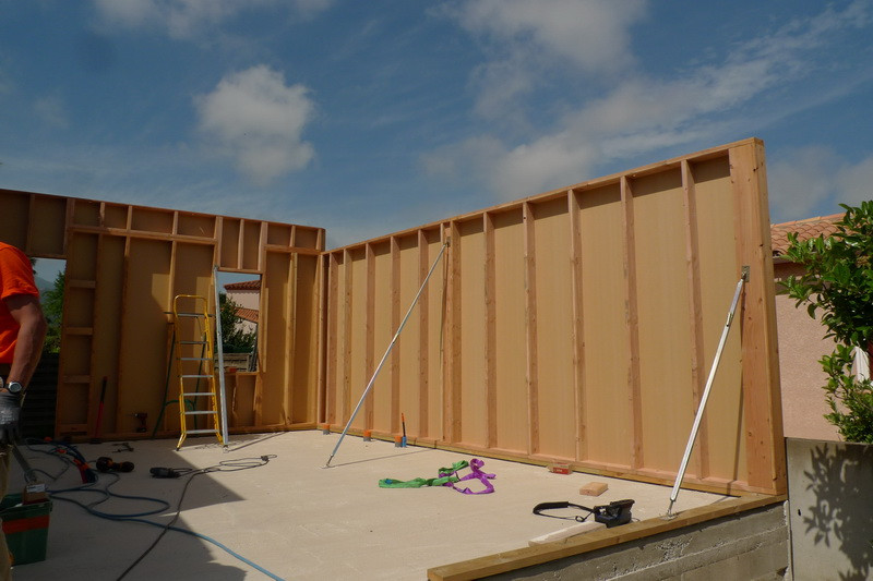 levage des premiers murs